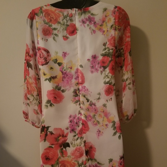 Long Sleeve Floral Dress - Picture 3 of 4